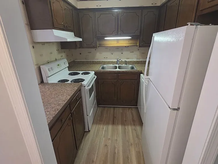 1453 Brookwood Dr #B — Photo 10