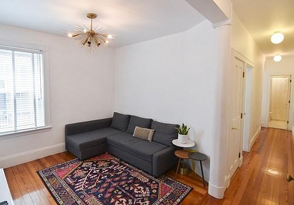 3rd image of 6 Perry St APT 3