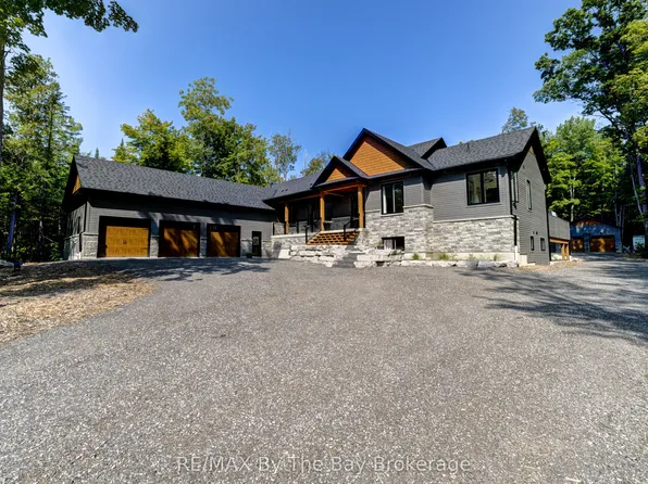 95 Spruce St, Tiny, ON L0L 1P1