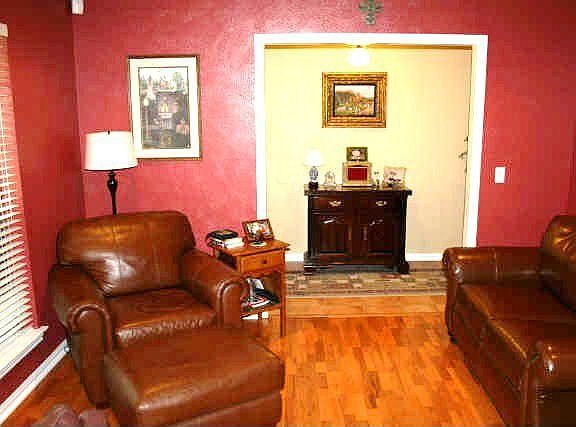 3rd image of 1419 Wood Creek Dr
