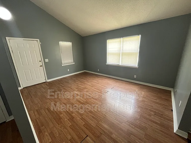 401 N Manassas St — Photo 12