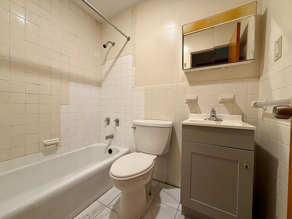 2nd image of 35 Beers St APT 206