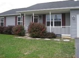 136 Raider Ln, Martinsburg, WV 25403