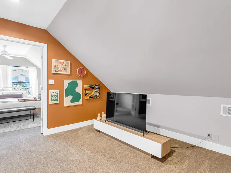 1050 Tilden St NW #A — Photo 11