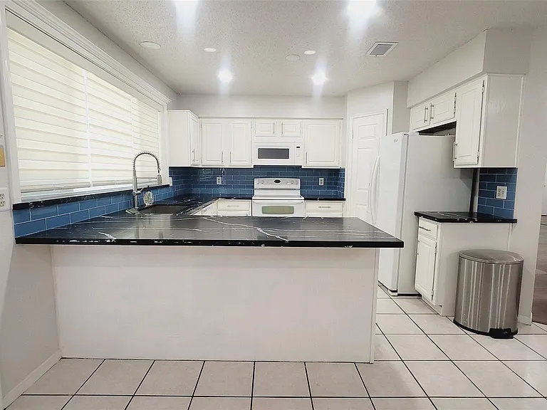 16002 Maple Acres Ct — Photo 5