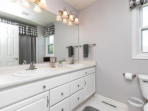 4th image of 7465 Barnsley Dr