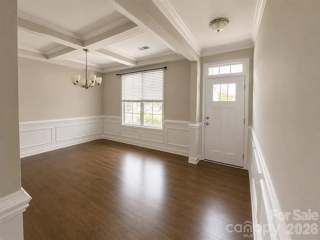 4 bed, 2.5 bath, $3,400 — Photo 4