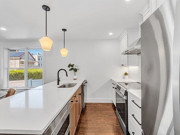 2nd image of 3 Lyford St #1