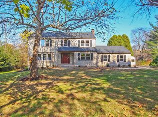 43 River Bend Rd, Clinton, NJ 08809