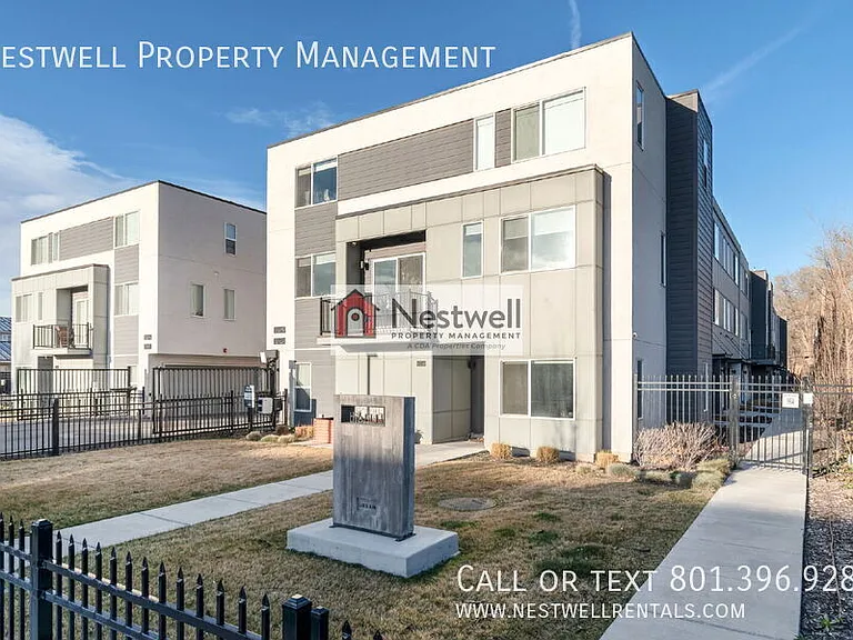 359 N 700 W #21 — Photo 1
