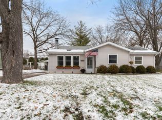 19398 W Hoag Ct, Mundelein, IL