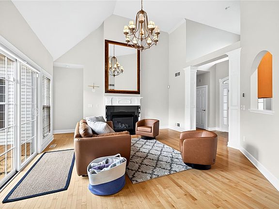 2nd image of 47 New London Rd