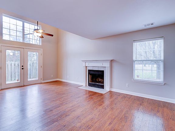 5th image of 627 Heath Pl