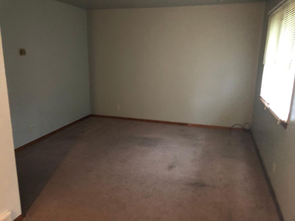 2nd image of 119 Maholm St APT B