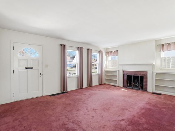 5th image of 827 Snowhill Blvd
