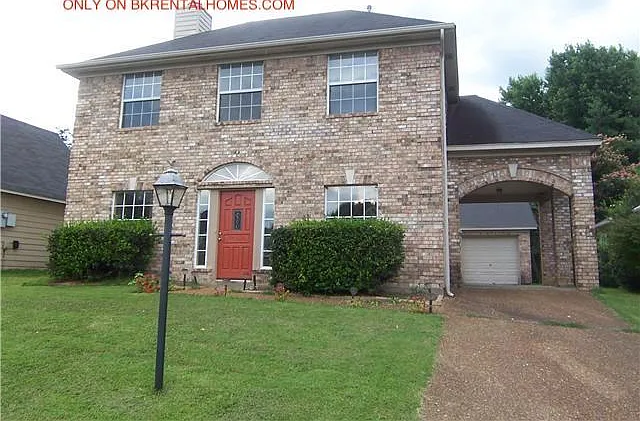 2741 Fleet Dr — Photo 1