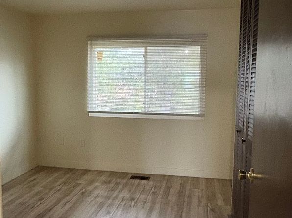1703 Broadway St #4, Niles, MI 49120