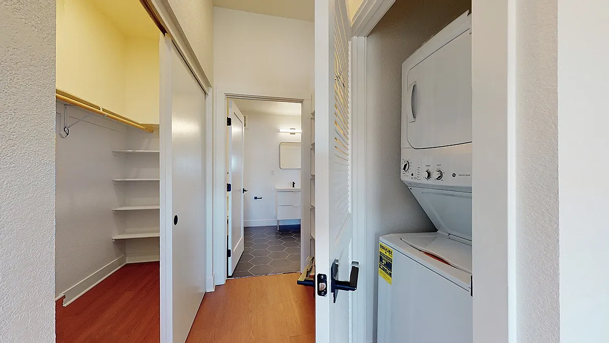 Mile Apartments — Photo 4