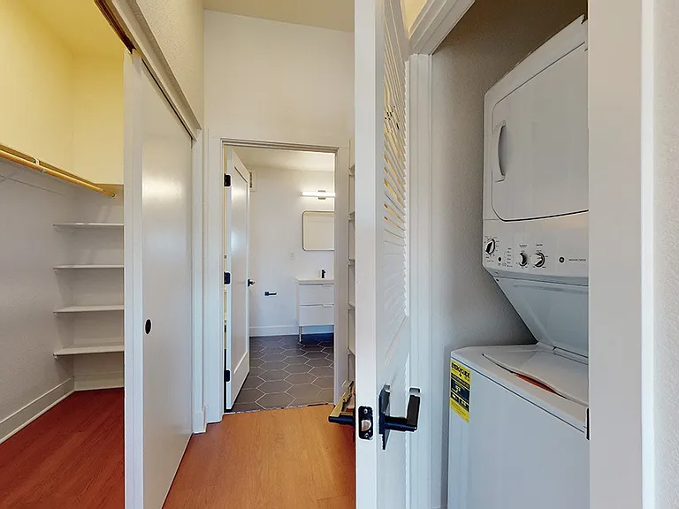 Mile Apartments — Photo 4