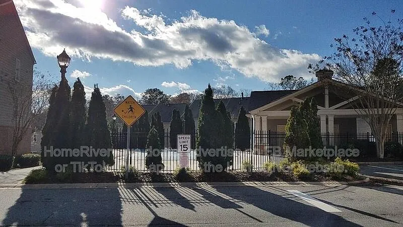 Views at Lenox Crossing — Photo 2