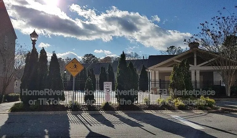 2329 Limehurst Dr NE — Photo 2