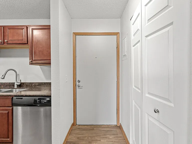 River Ridge Apartments — Photo 65