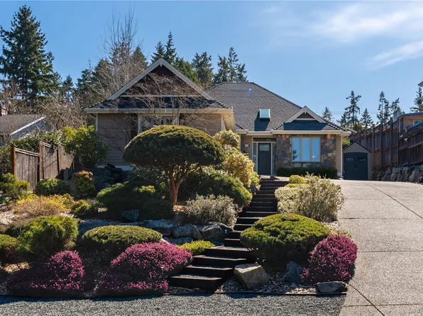 174 Sunningdale Rd E, Qualicum Beach, BC V9K 1L1