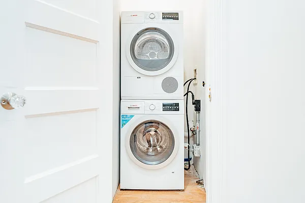 Rented by Voro, LLC | media 23