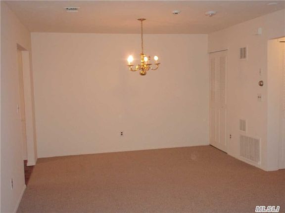 5th image of 165 Cambridge Dr E #165
