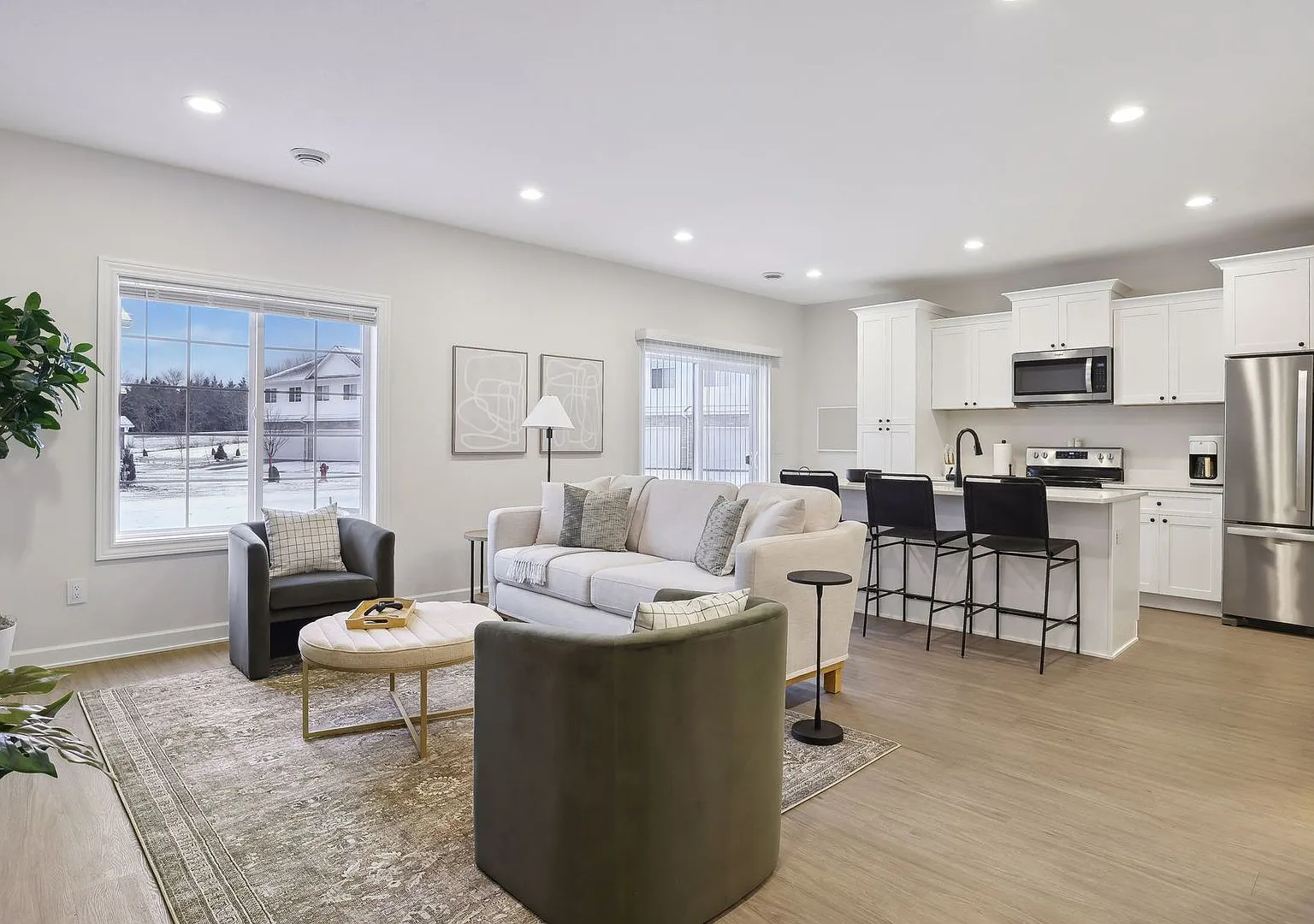 3 Bedroom Town Home — Photo 2