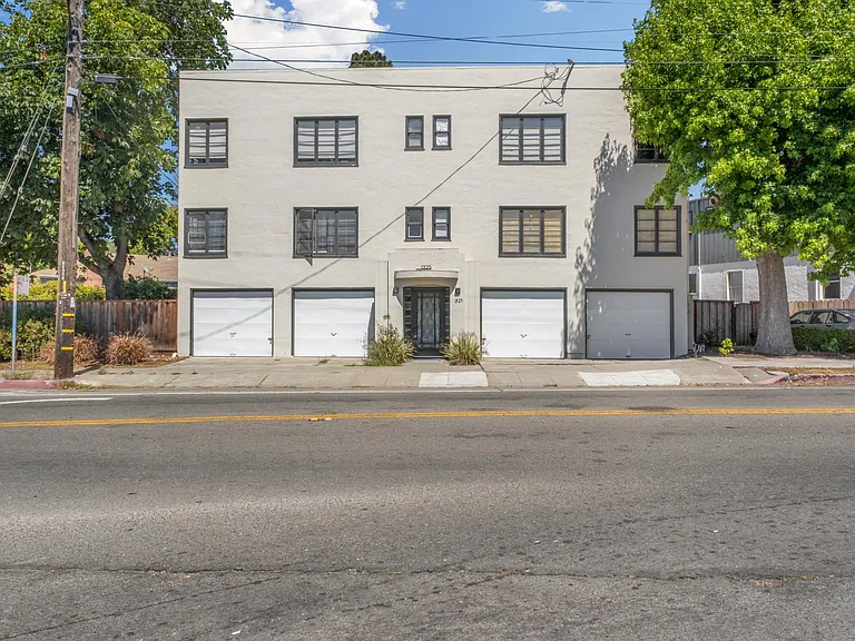 1325 Sacramento St #3 — Photo 25