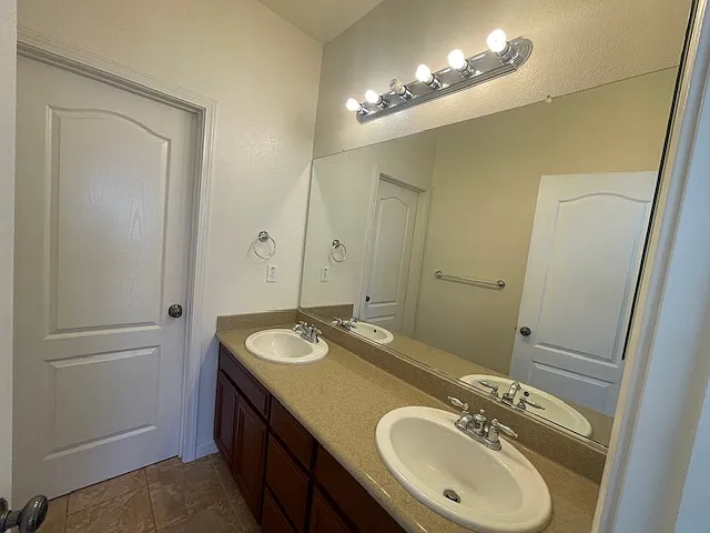 465 W Saint Francis Ave — Photo 24