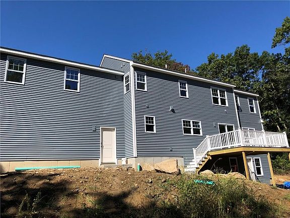 4th image of 125 Darlene Dr