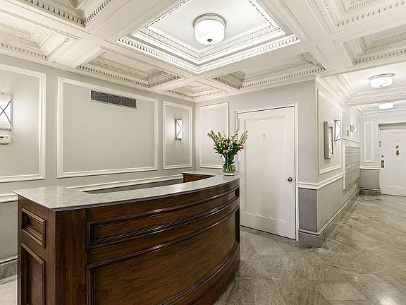 4th image of 120 W 58th St APT 3B