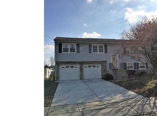 22 Florister Dr, Hamilton, NJ 08690