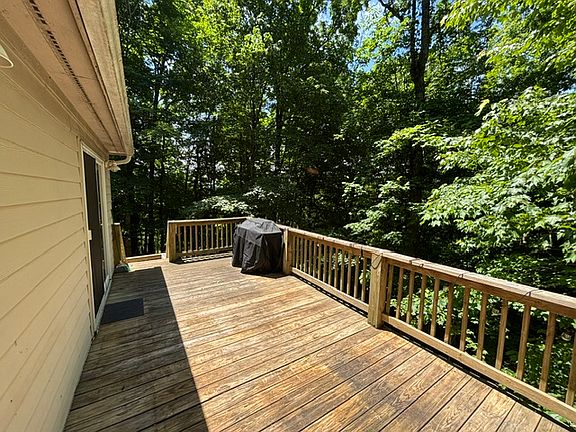 4th image of 219 Cane Rd