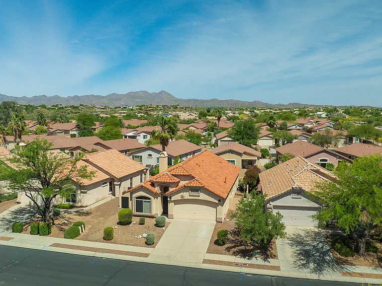 114 W Freddie Canyon Way — Photo 3