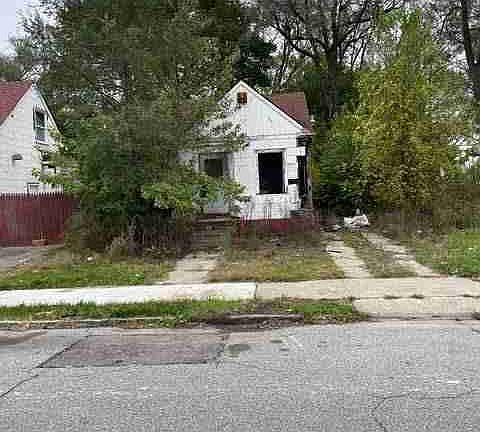 15360 Freeland