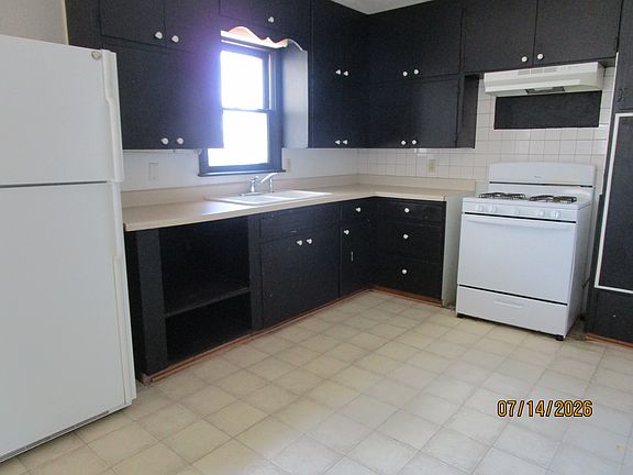 3rd image of 705 S Cornell Ave