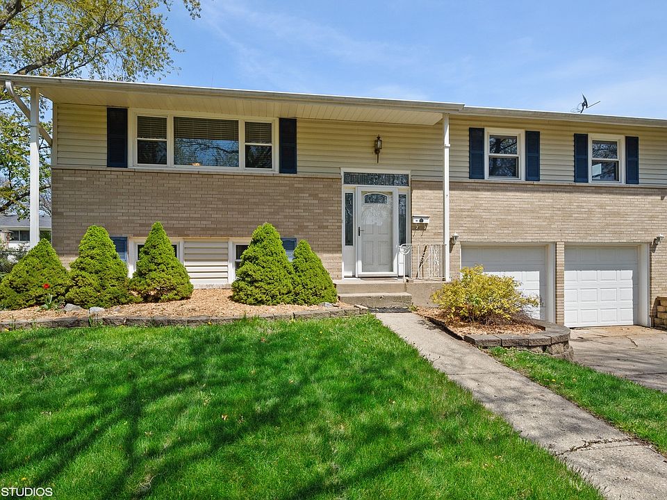 1st image of 643 N Williams Dr
