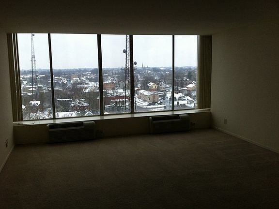 5th image of 810 Matson Pl Unit 1205