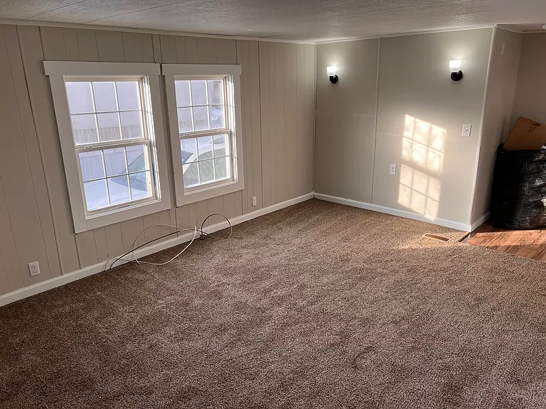 109 S West Ln #5 — Photo 2