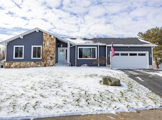 5 Silver Ridge Dr, Rochester, NY 14626