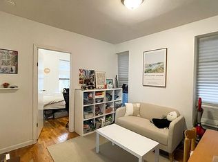 211 W 21st St #3R, New York, NY 10011