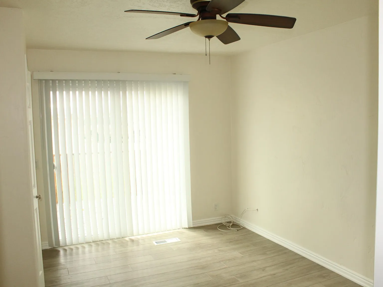 3 bed, 1314 sqft, $1,950 — Photo 2