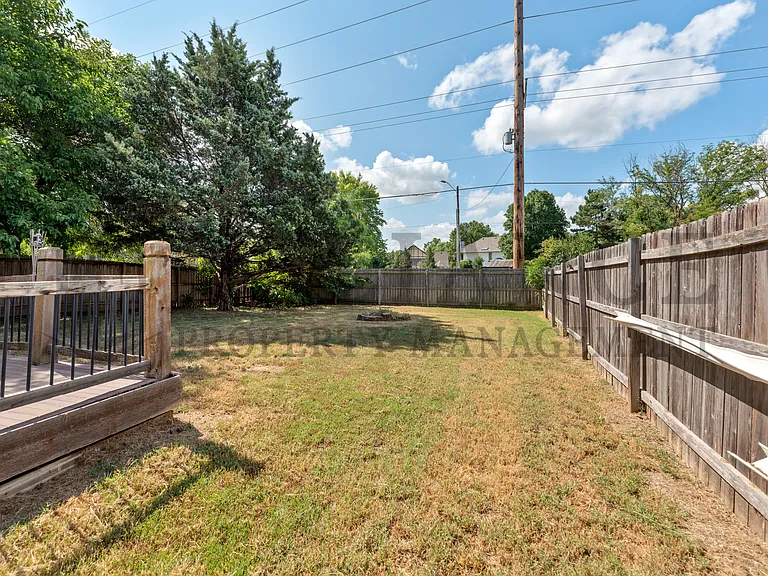 10919 W Nantucket St — Photo 24