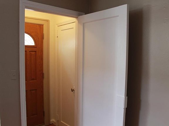 3rd image of 1330 E 51st St