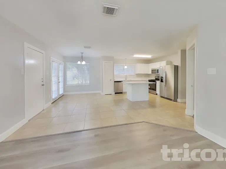 18835 Atasca Oaks Dr — Photo 3