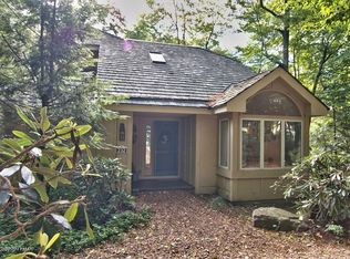 232 Crescent Ln, Pocono Pines, PA