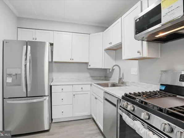125 Clubhouse Dr SW Unit 3, Leesburg, VA 20175